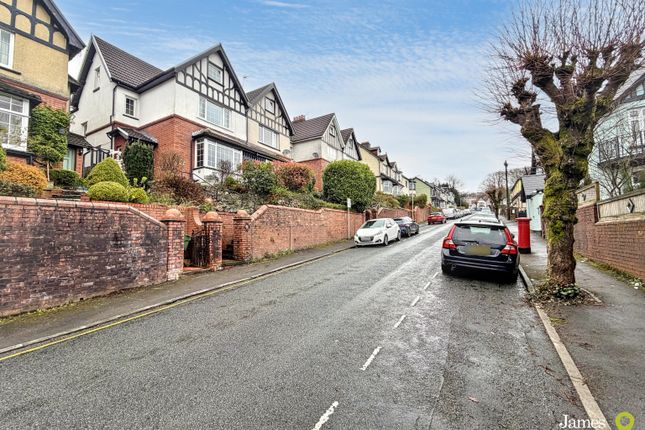 Lan Park Road, Graigwen Pontypridd photo 2