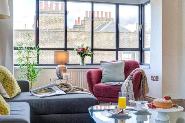 Flat to rent in Wesley Court, 51-55 Weymouth Street, London