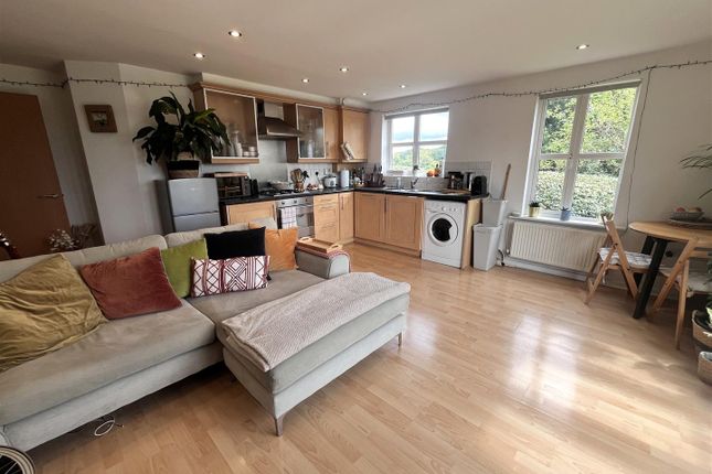 8, Foxholme Court, Crewe photo 3