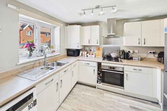 14, Cleverley Rise, Southampton photo 4