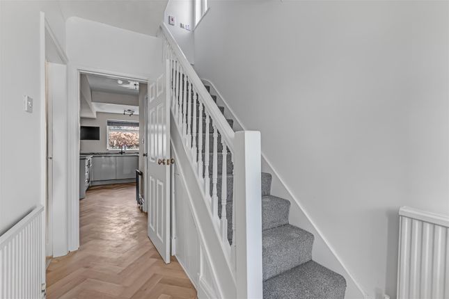 7, Grange Avenue, Menston photo 4