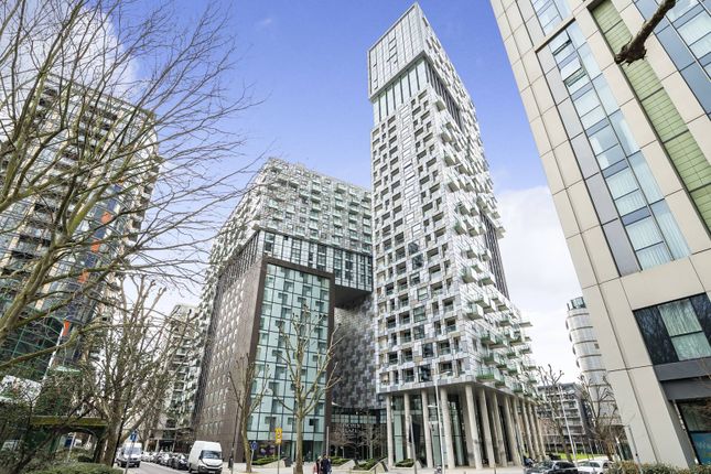 Studio to rent in Duckman Tower, Canary Wharf, London