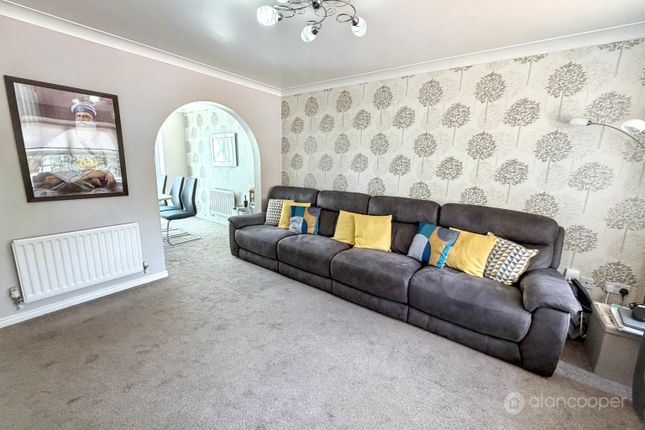 13 Chilworth Close, Nuneaton, Warwickshire photo 4