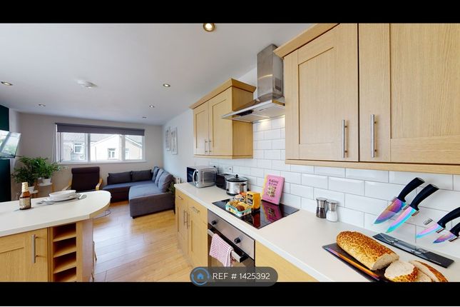 3 bed flat to rent in Moira Terrace, Cardiff CF24