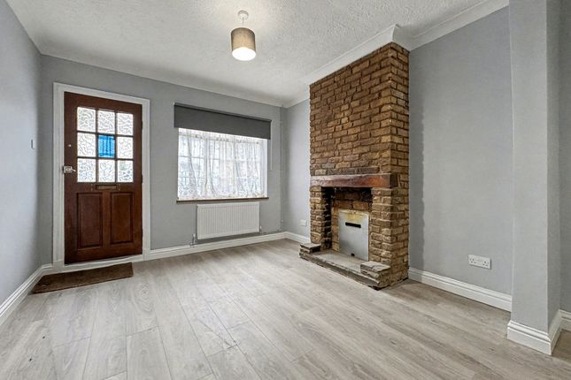 24, St. Martins Road, Dartford photo 2