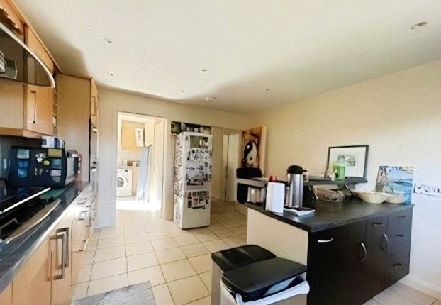 5, Wheatley Drive, Watford photo 3