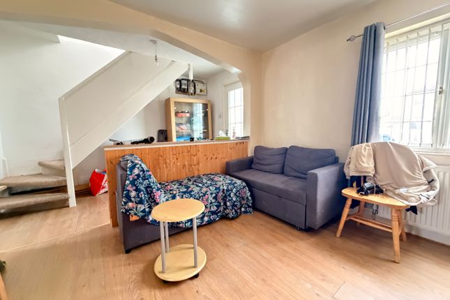 13, Sutton-in-Ashfield photo 2