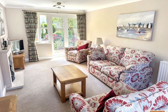 11, Lexden Gardens, Hayling Island photo 2