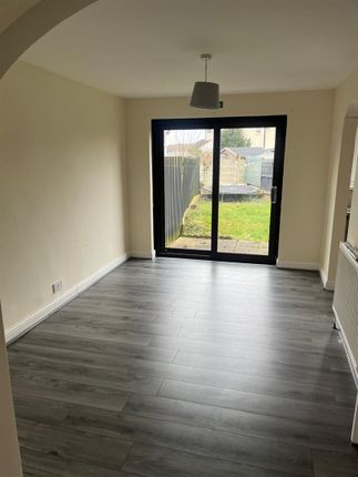 125, Sandringham Avenue, Willenhall photo 4