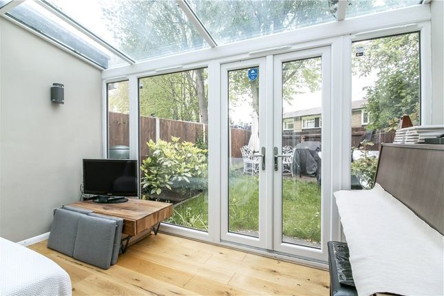 77, Staveley Gardens, London photo 4