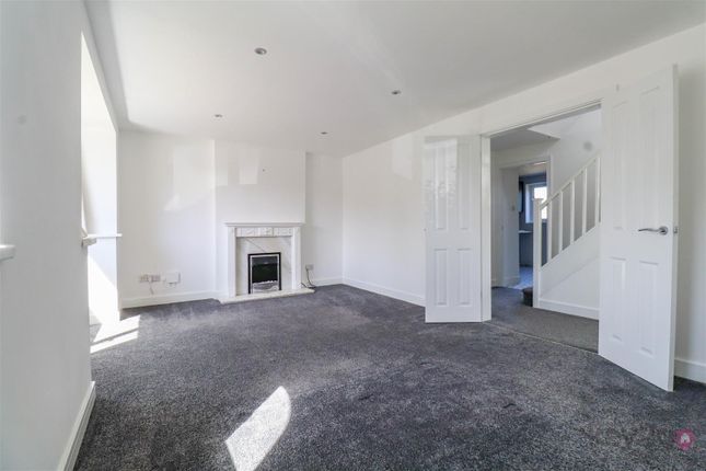 108, Meadow Gate Avenue, Sheffield photo 2