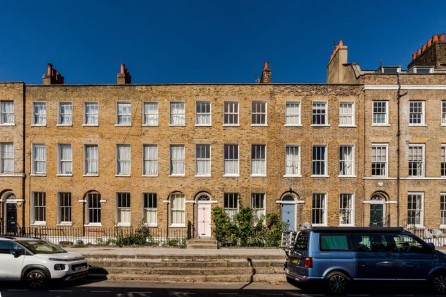 314213 - 24 Surrey Square-49.Jpeg