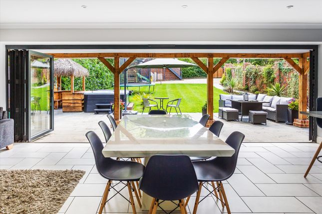 Woodway, Guildford photo 3