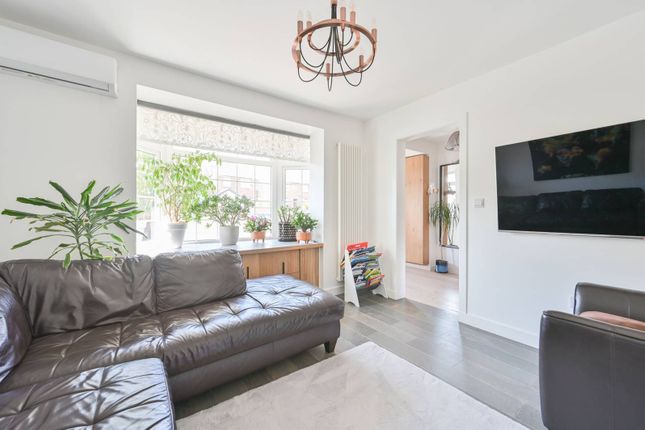 Gaddesden Crescent, Watford photo 4
