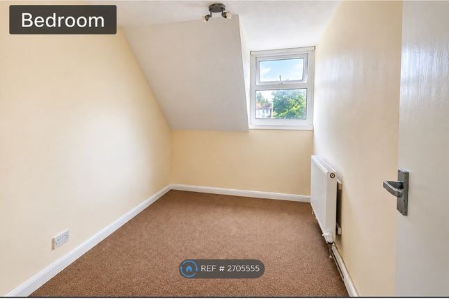 Warren Hill, Top Floor Flat, Torquay photo 5