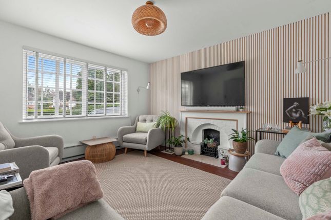 85, Amersham Road, Little Chalfont photo 2