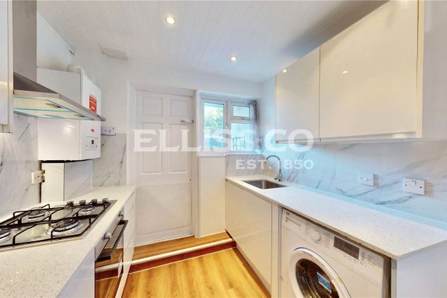 7, Carlyon Mansions, Wembley photo 3