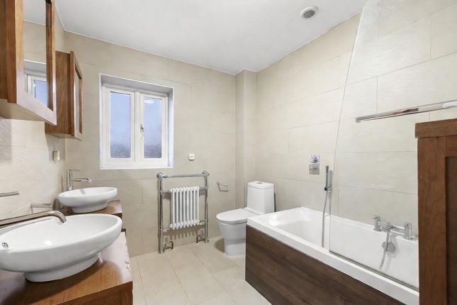 4, Tower Court, Ongar photo 4