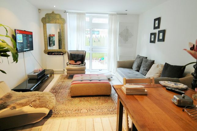 Thumbnail Detached house to rent in Noble Mews, Albion Road, Stoke Newington, London