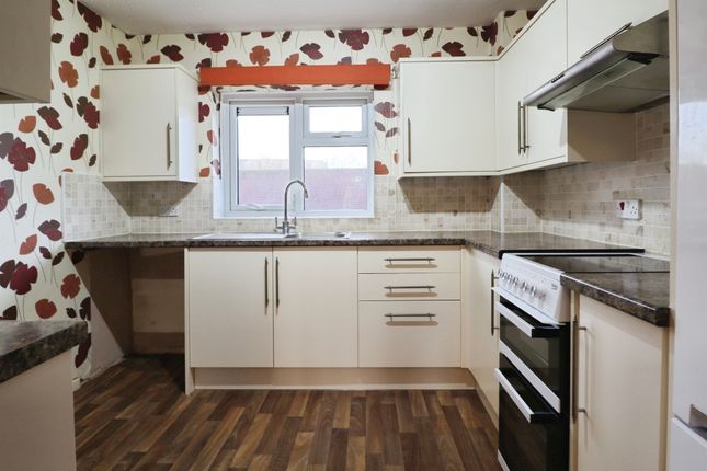 19, Oakmeadow Court, Cardiff photo 2