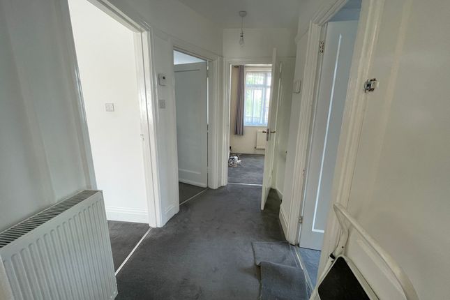 18, Windermere Avenue, Wembley photo 4