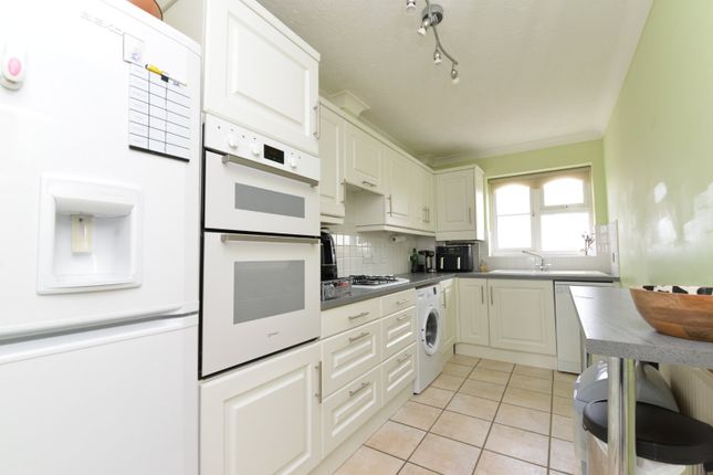Flat for sale in Mariners Reach, Barton On Sea, New Milton