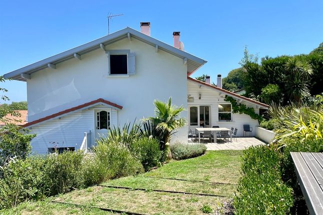 Villa for sale in Anglet, Pyrenees Atlantiques (Biarritz/Pau), Nouvelle-Aquitaine