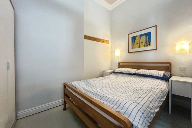 Flat 3, 19, Church Street, Isle of Wight photo 2