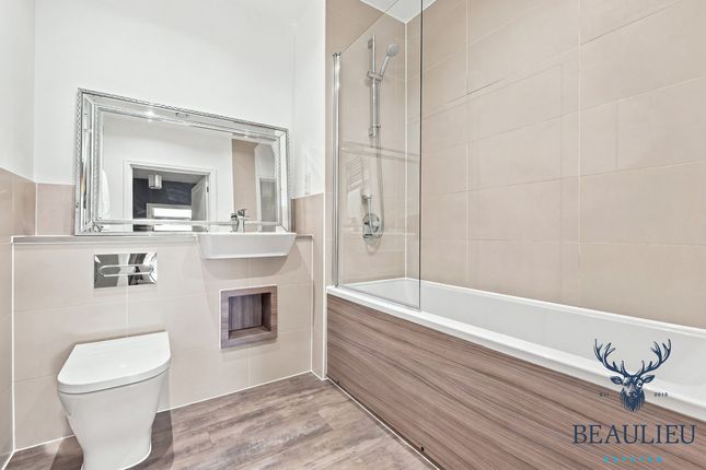 19, Harry Lemon Court, Beaulieu Park photo 4