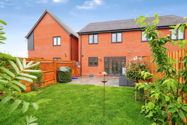 3, Hazel Grove, Wantage photo 4
