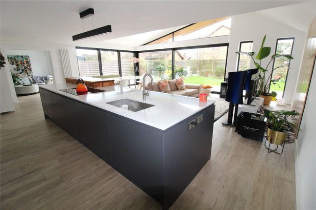 7, Butts Paddock, Rochford photo 3
