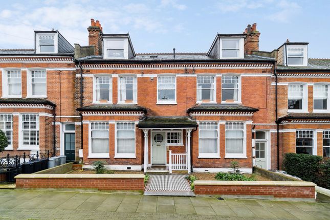 Flat for sale in Veronica Road, London