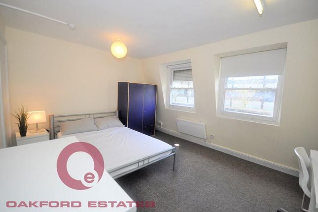 Flat to rent in St John Street, Islington