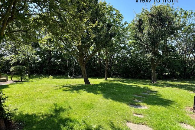 77, Eastlands, New Milton photo 2