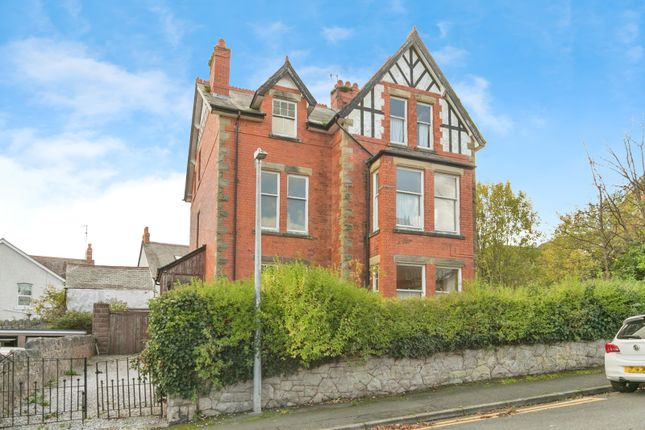 9, Woodland Park, Conwy photo 3
