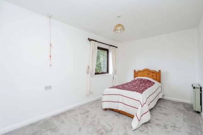 Flat for sale in High Oaks House, High Oaks Close, Locks Heath, Hampshire