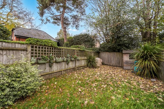 6, Sterling Place, Weybridge photo 2