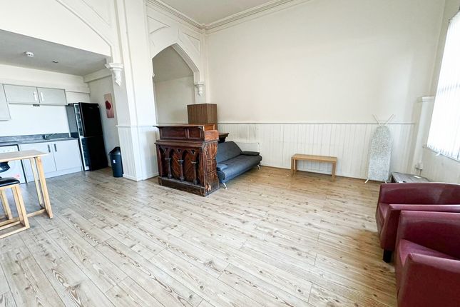 Flat 2, James Reckitt Library, 86, Holderness Road, HULL photo 3