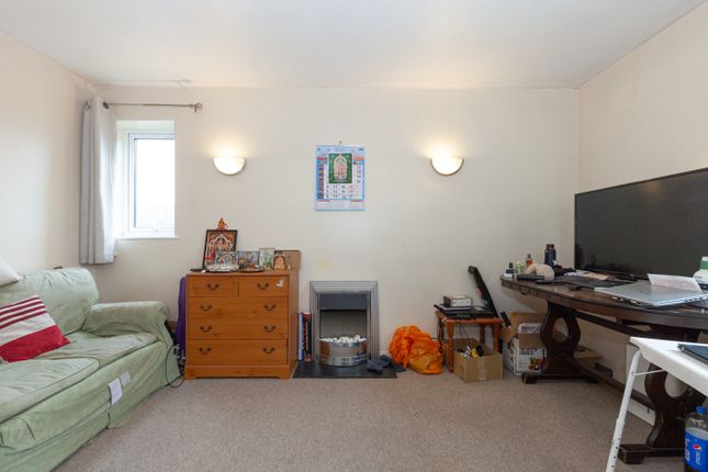 Maisonette for sale in Bowerman Close, Kidlington