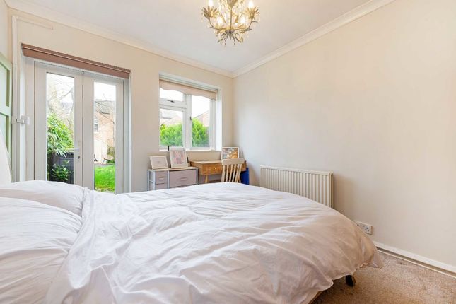 Flat for sale in Talbot Road, London