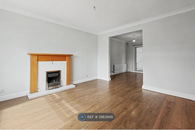 Larchdale Close, Whitby, Ellesmere Port photo 3