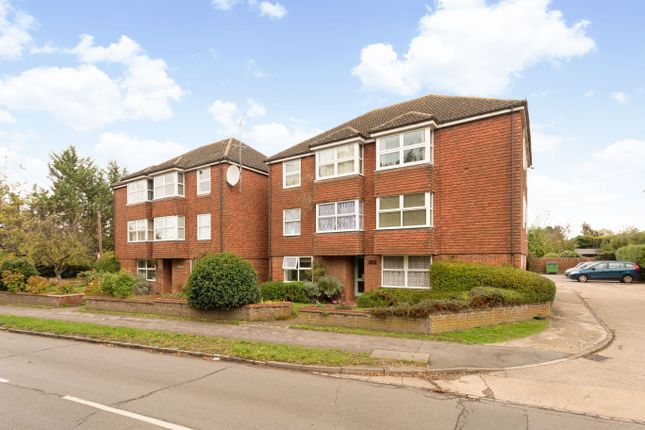 Thumbnail Flat for sale in Blind Lane, Bourne End