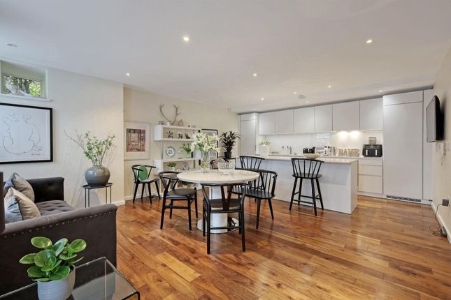 14 Coopers Court, Epping photo 2