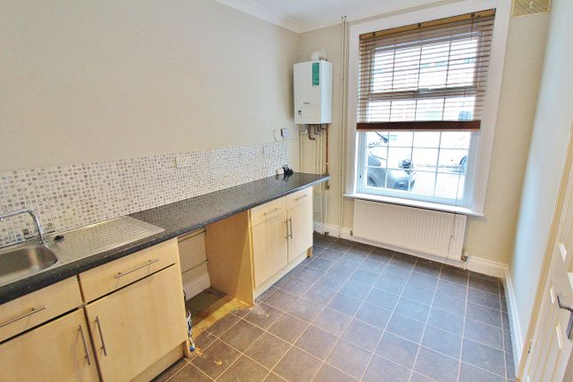 112b, North End Avenue, Portsmouth photo 4