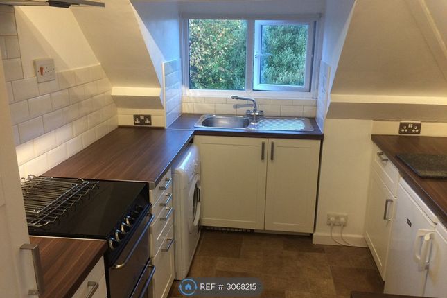 Flat, A Portchester Road Charminster, Bournemouth photo 5