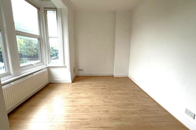 Flat 5, 21, Church Walk, Worthing photo 3