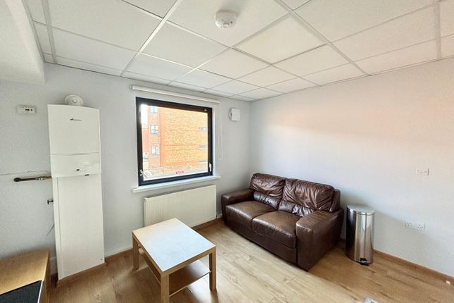 70, Southampton photo 3