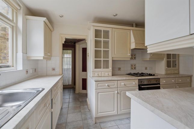 10, Nightingale Road, Rickmansworth photo 3