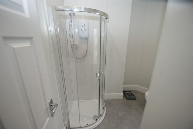 Room 4, 25 Enfield Road, Ellesmere Port photo 5