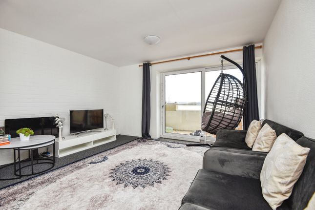 Flat 24, Watersedge,, Sandside, Cumbria photo 4